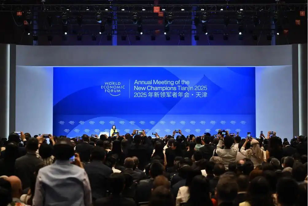 長順集團亮相2025夏季達沃斯：以綠色化學創新驅動全球低碳轉型，共繪可持續發展新篇章